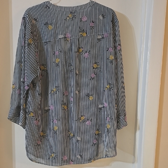 Ladies Torrid Harper‎ Brand Striped Floral Blouse Sz 2 - Picture 3 of 3